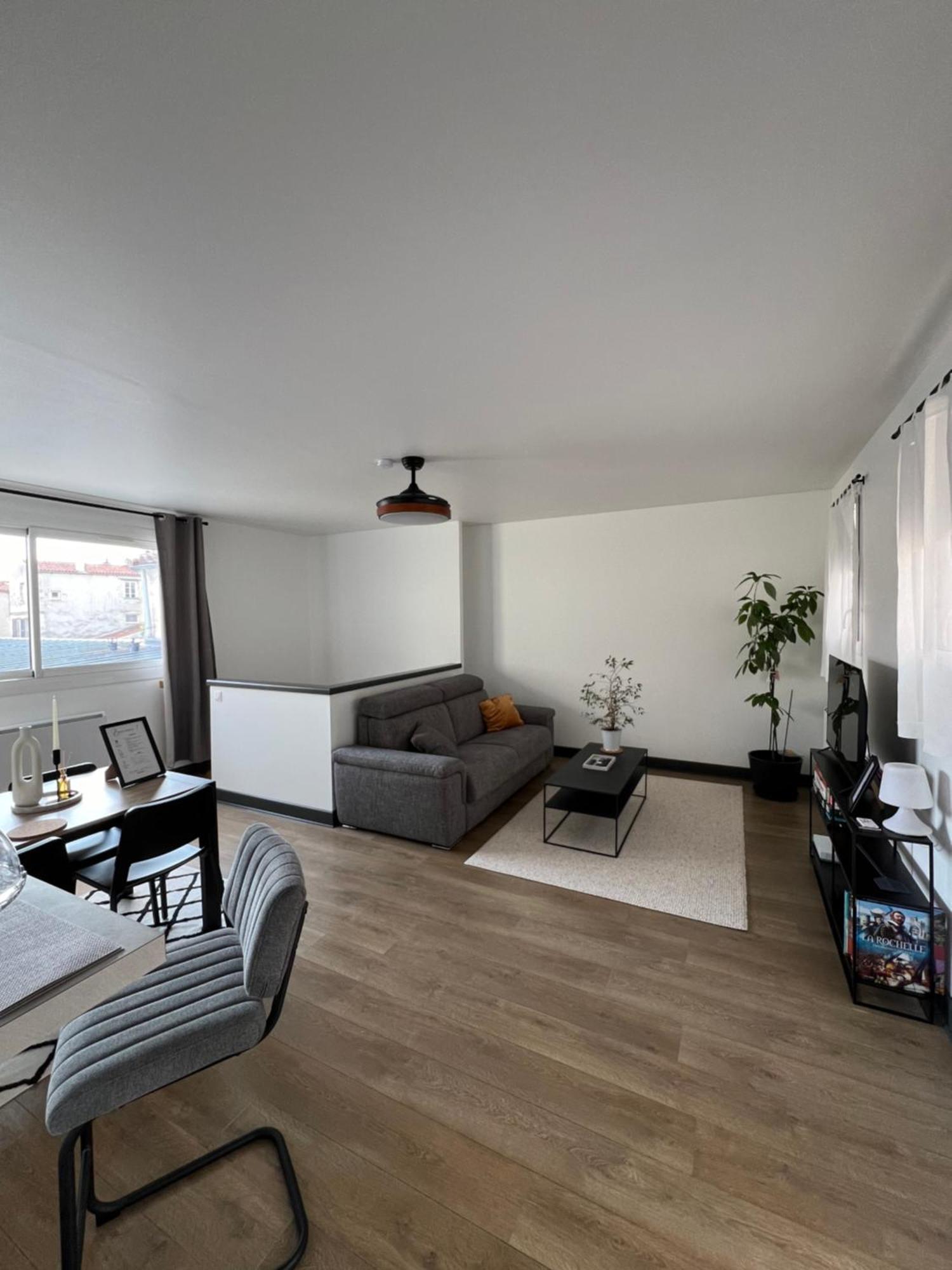 Apartment Hyper Centre A 80m Du Vieux Marche, T2 Calme Vue Sur Les Toits Rue Du Minage *